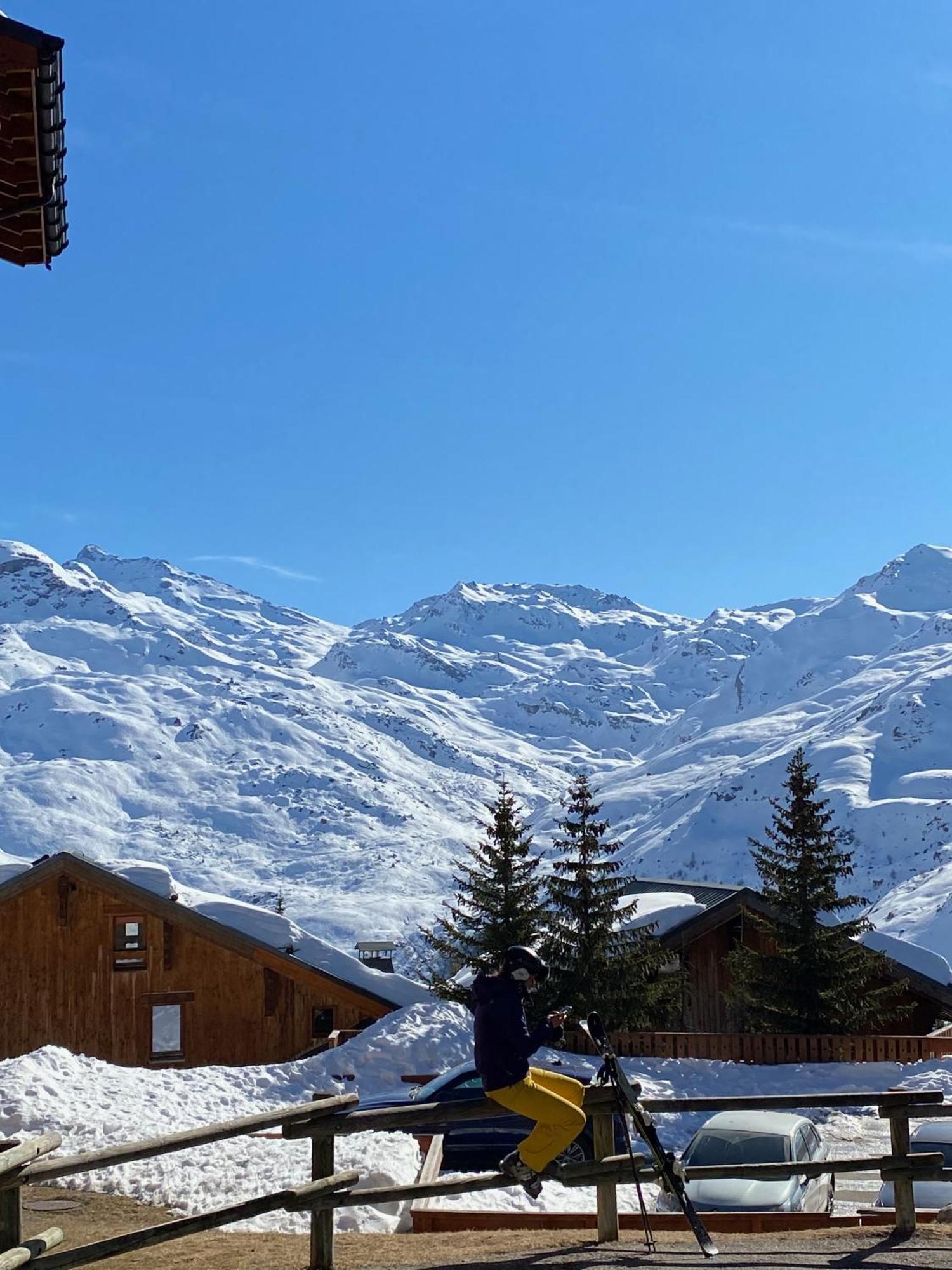 Le Chamois Des Alpages De Reberty Ski Au Pied 圣马丁德贝尔维尔 外观 照片