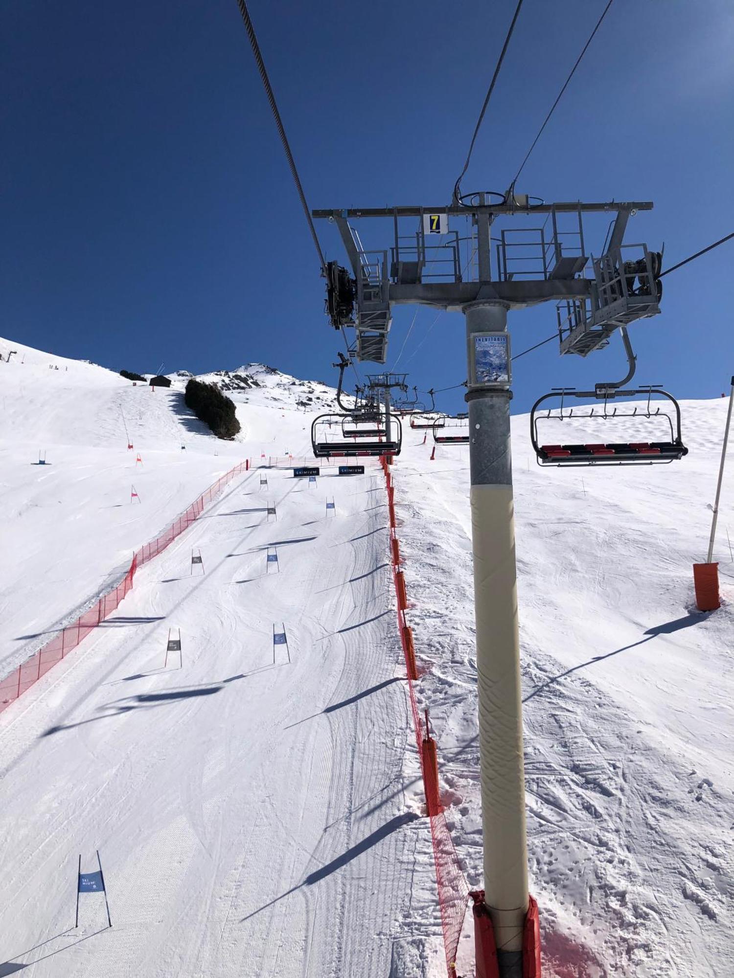 Le Chamois Des Alpages De Reberty Ski Au Pied 圣马丁德贝尔维尔 外观 照片
