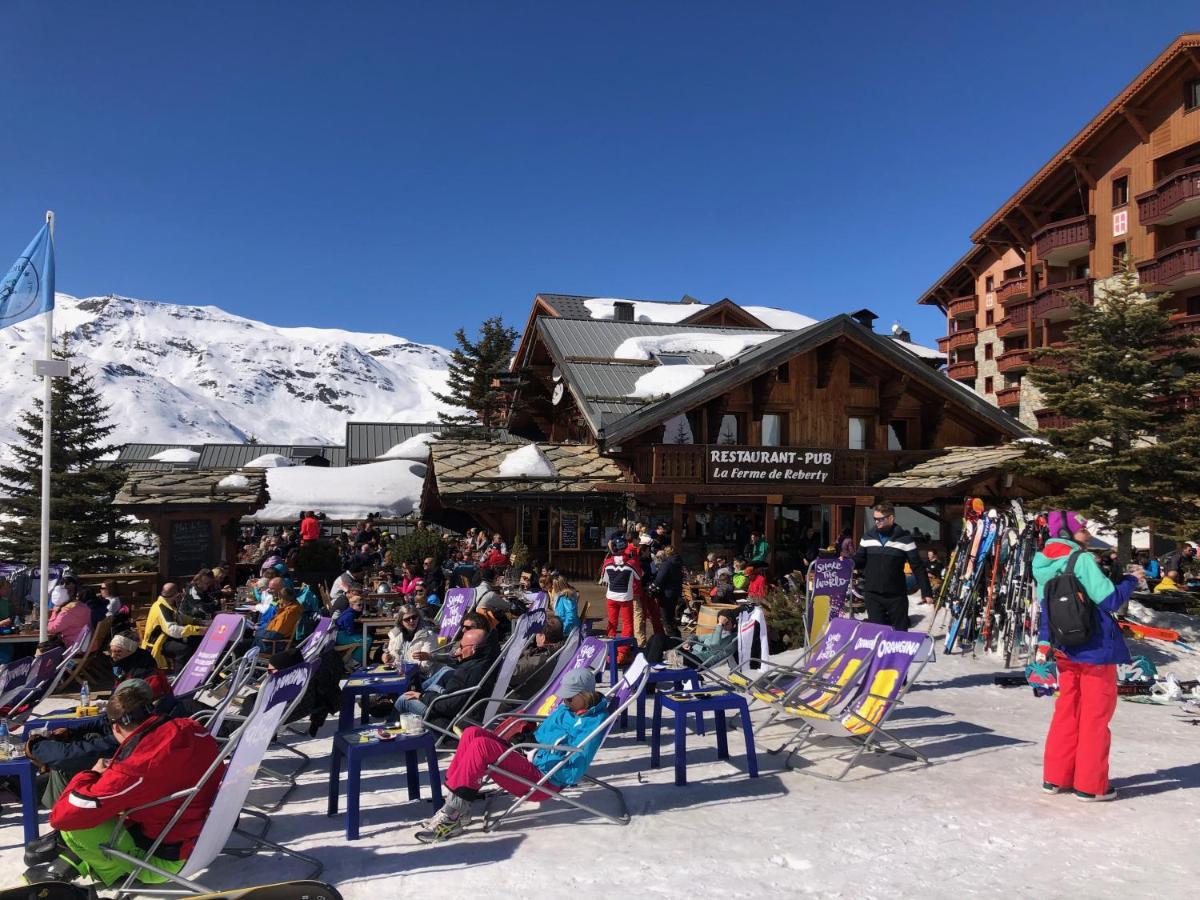 Le Chamois Des Alpages De Reberty Ski Au Pied 圣马丁德贝尔维尔 外观 照片