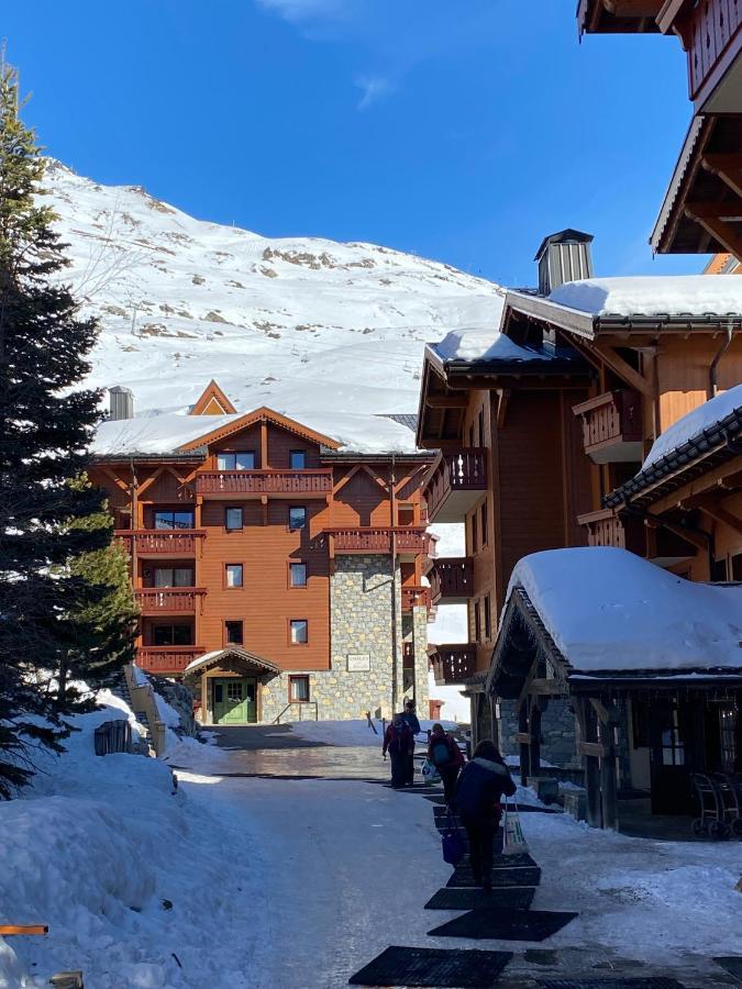 Le Chamois Des Alpages De Reberty Ski Au Pied 圣马丁德贝尔维尔 外观 照片