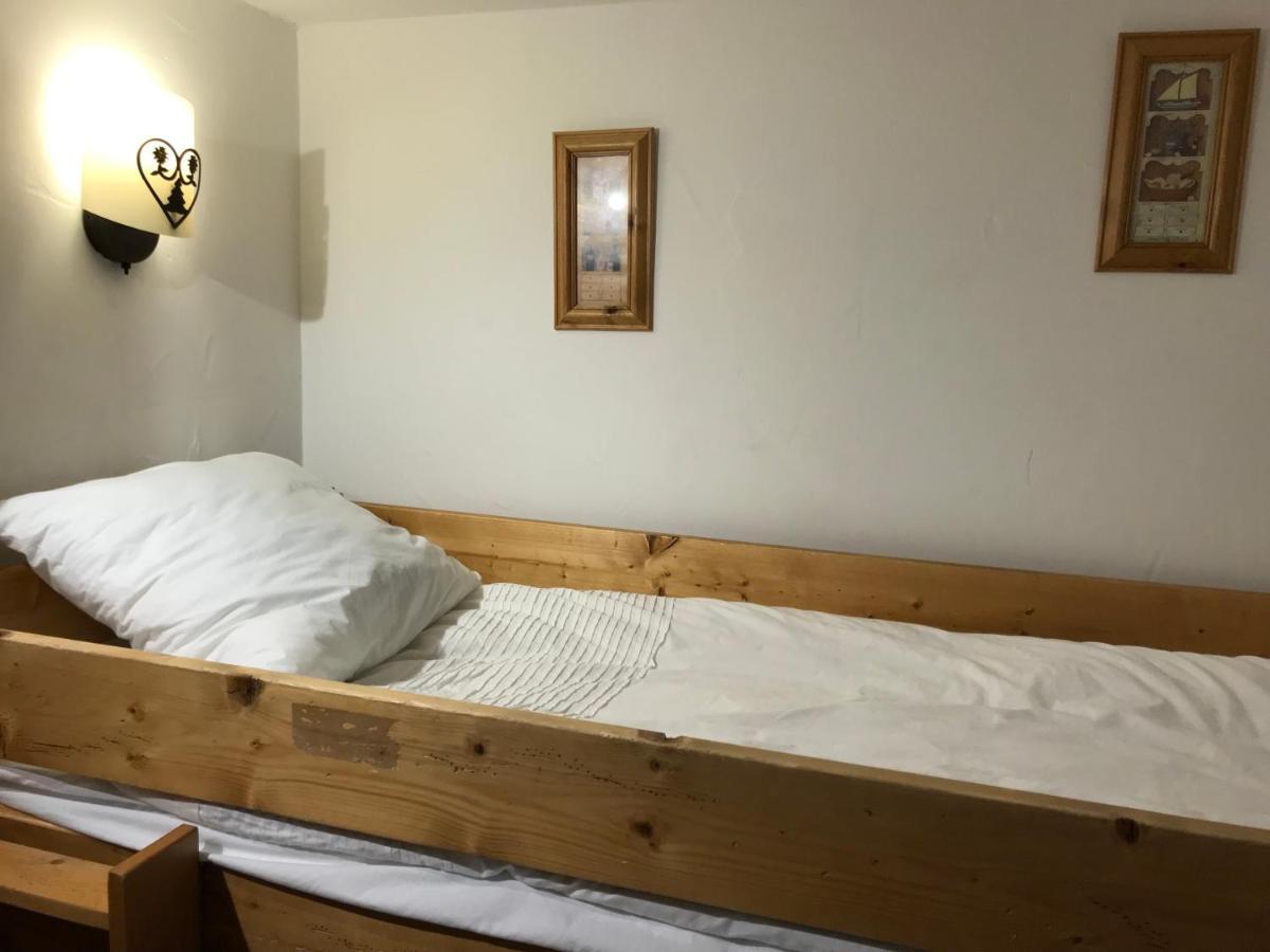 Le Chamois Des Alpages De Reberty Ski Au Pied 圣马丁德贝尔维尔 外观 照片